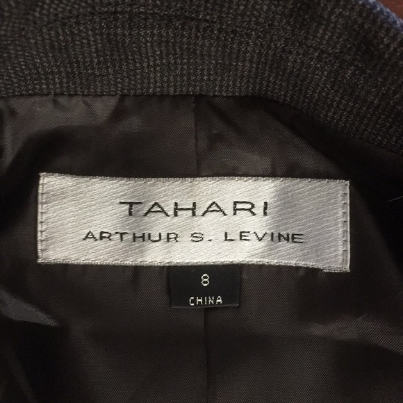 TAHARI Arthur S. Levine. Skirt Suit Set. - Picture 3 of 4